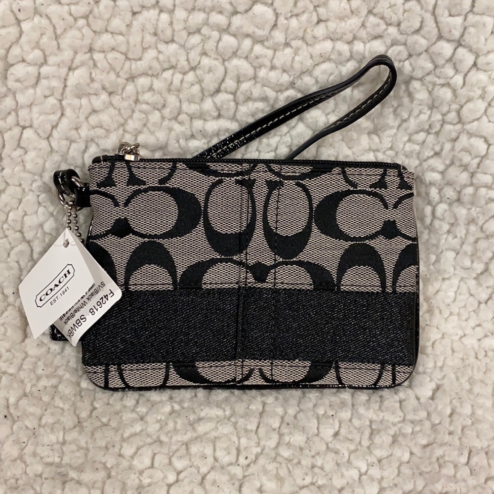 BNWT Coach Wristlet